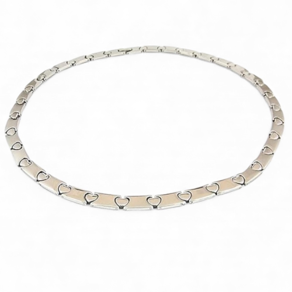 Crimson Ridge Stainless Steel Silver Heart Chain Necklace